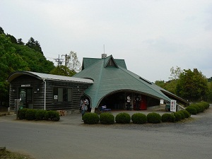 (写真) キャンプ場管理棟
